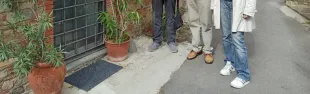immagine casa Egidio Gimignani con nipoti e presidente ANPI Barberino Tavarnelle