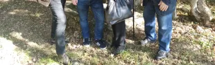 immagine consegna fumetto a Mirella Lotti