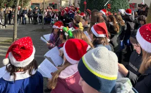 Auguri di Natale in Piazza con la Scuola 