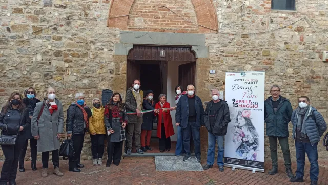 Taglio del nastro Donne & Fiori