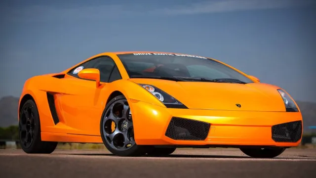 Immagine auto sportiva