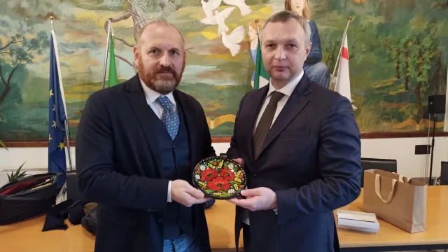 Foto Ambasciatore e Sindaco Baroncelli