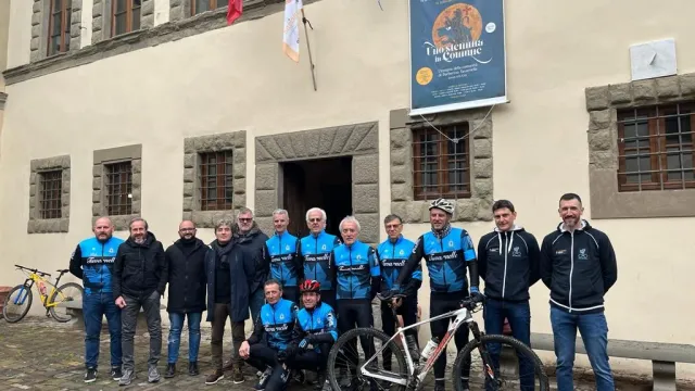 immagine ciclisti a Palazzo malaspina