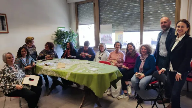immagini inizio scuola ricamo Punto Tavarnelle
