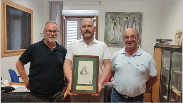 Il Sindaco David Baroncelli e i donatori, Giovanni Bellomo e Antonio Taddei