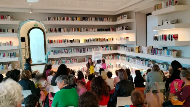 letture-in-biblioteca.jpeg