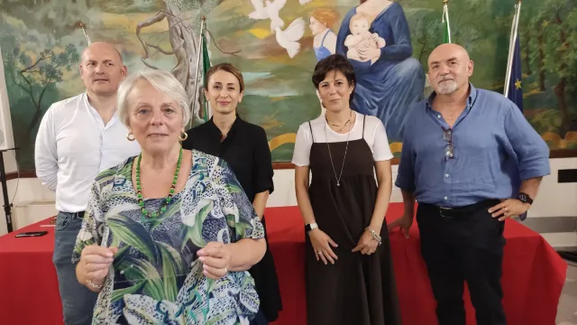 Maestra di ricamo Franca Conforti