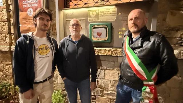 Taddeo Lensi Pres. Filarmonica Giuseppe Verdi - Tommaso Vannini ed il Sindaco