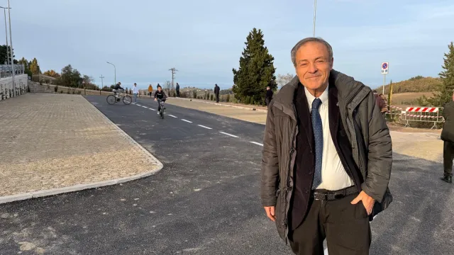 L'Assessore Roberto Fontani al parcheggio di Marcialla