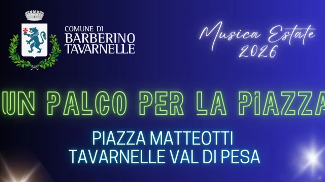 Banner un palco per la piazza